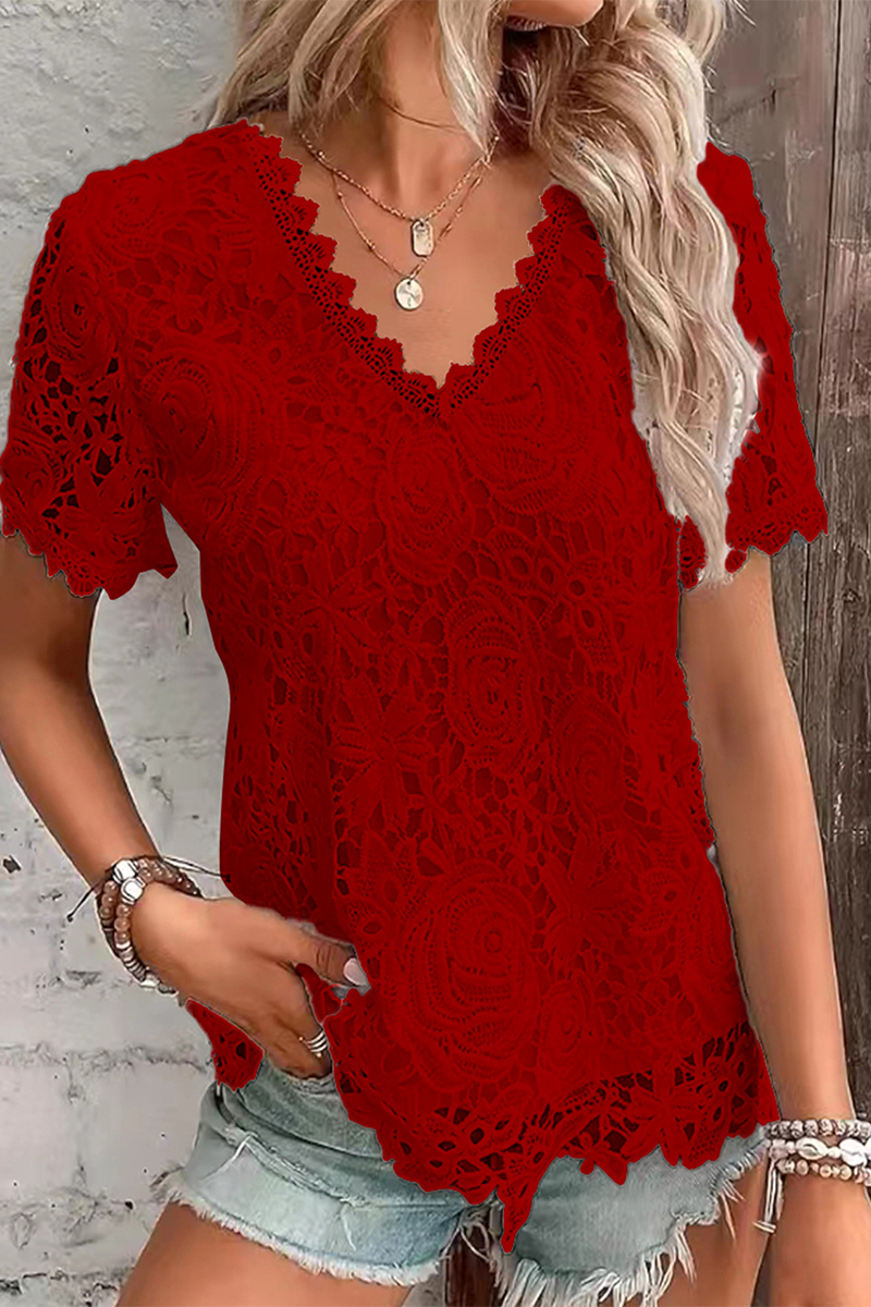 Lilith - Élégante blouse en dentelle florale à col en V
