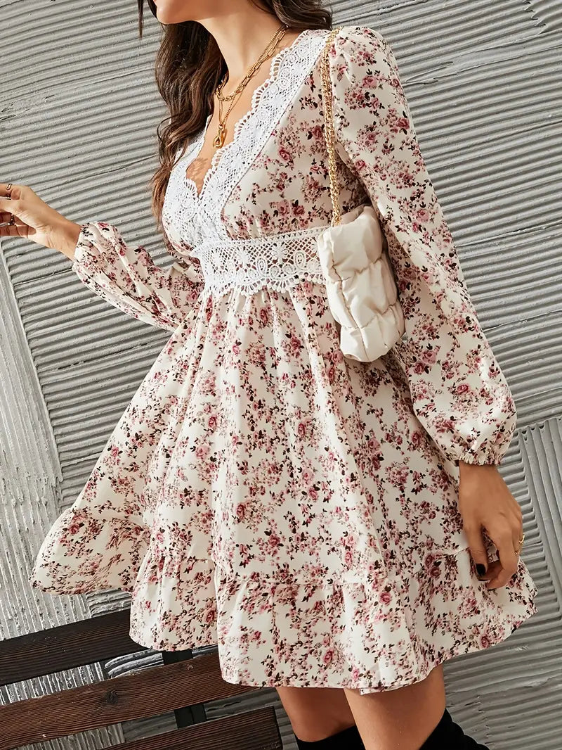 Carol - Robe à col en V avec bordure en dentelle et motif floral