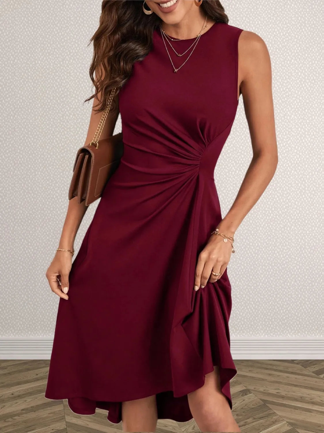 Valentina - Robe élégante sans manches à col rond et froncée