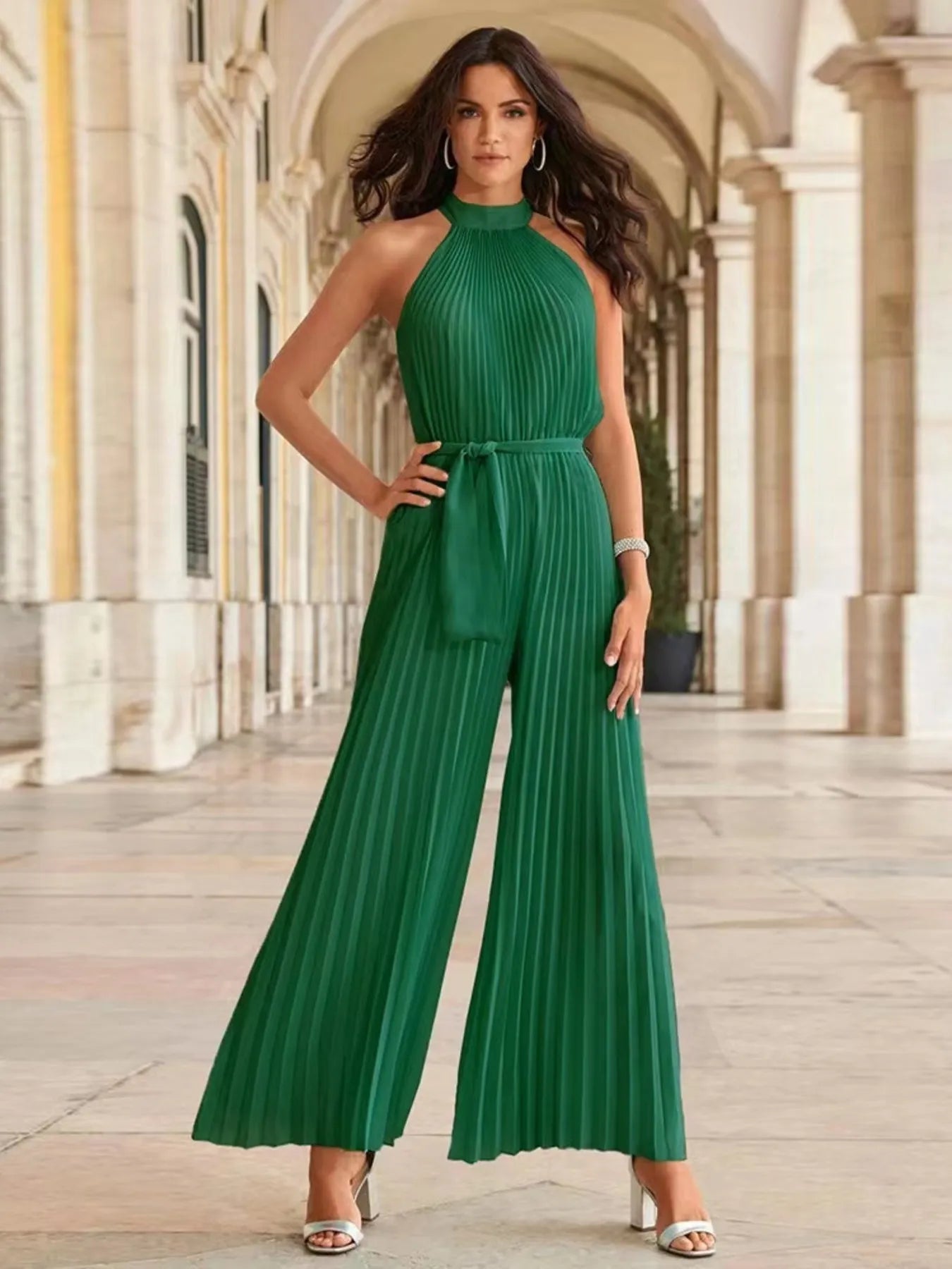 Lyanna - Élégant combi-pantalon plissé sans manches à jambe large