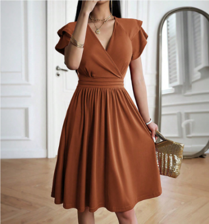 Tara - Élégante robe ample à manches courtes et volants