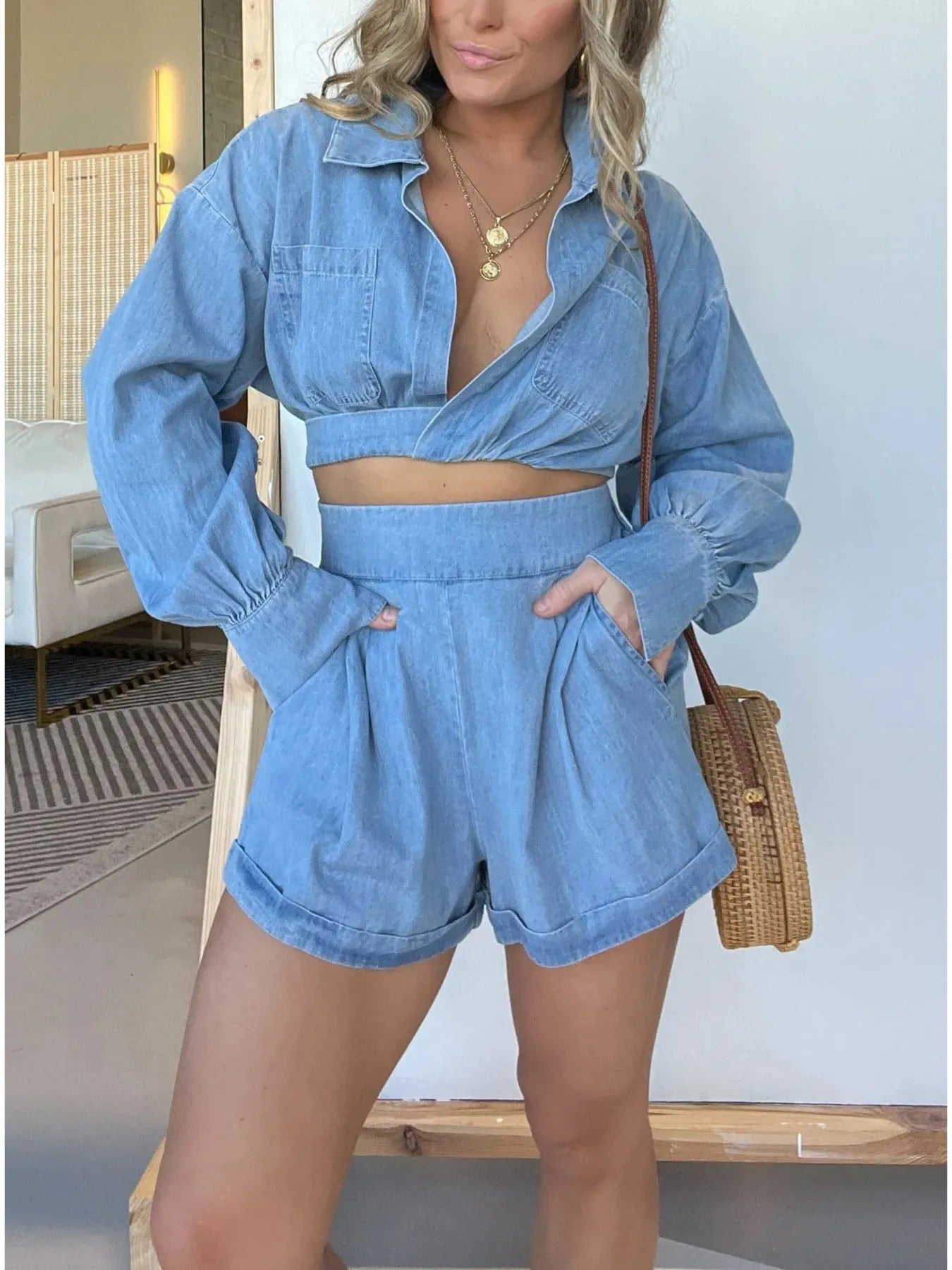 Nyla - Ensemble élégant en jean avec crop top à manches longues et short