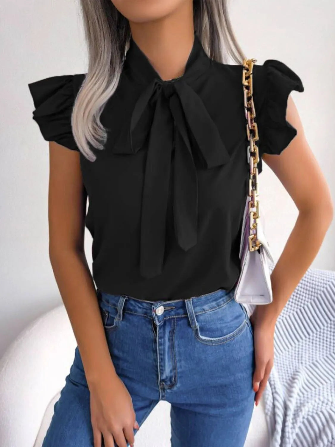 Marielle - Blouse à volants et nœud lavallière
