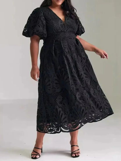 Shiela - Élégante robe longue en dentelle avec col en V et manches bouffantes