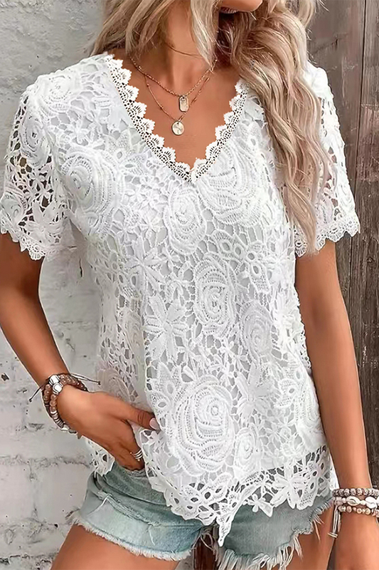 Lilith - Élégante blouse en dentelle florale à col en V