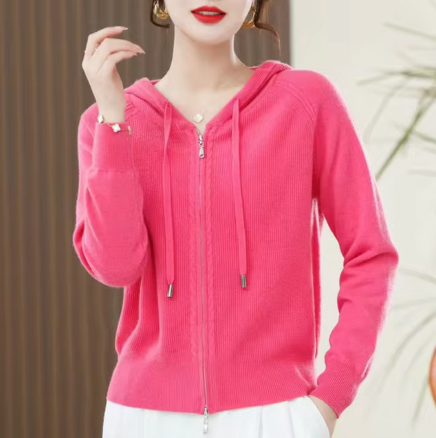 Kiana – Sweat à capuche en cachemire tricoté