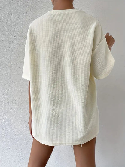 Tabitha - T-shirt à col rond et imprimé lettre