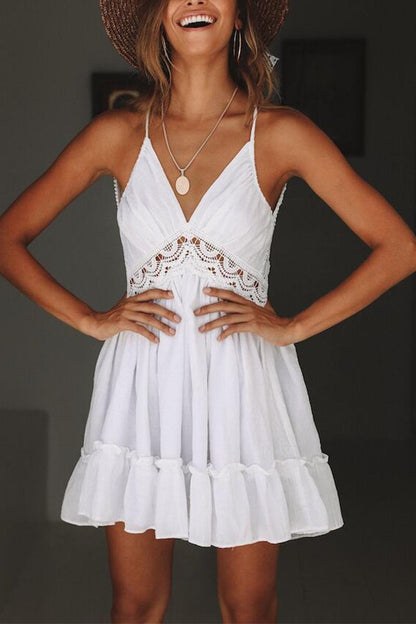 Kirsten - Robe courte en dentelle sans manches et dos nu casual