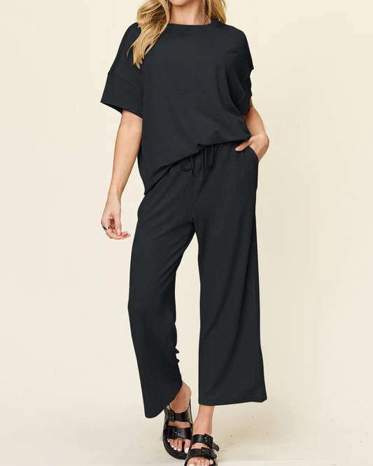 Kiera - Ensemble t-shirt ample à col rond texturé et pantalon à jambes larges