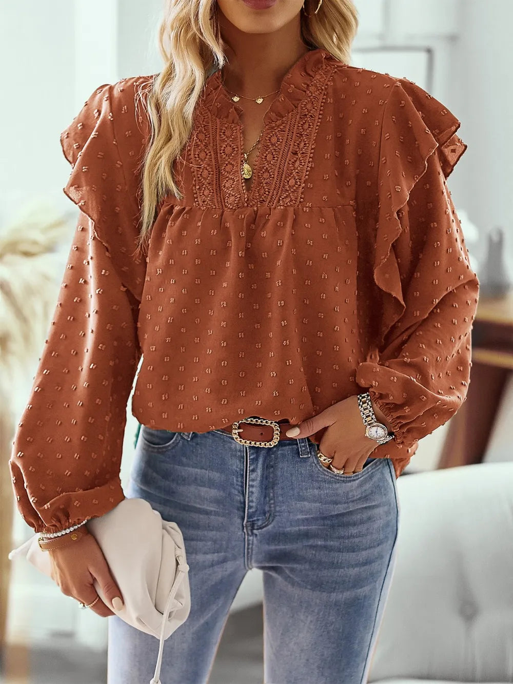 Alyana - Élégante blouse à manches longues avec volants et pois suisses