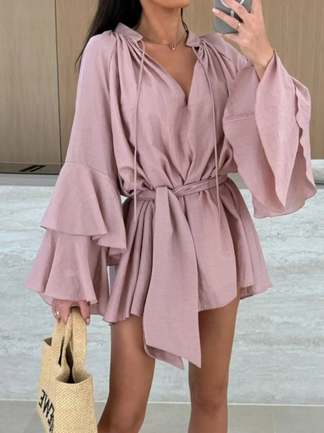 Alice - Robe mini à manches longues avec taille ceinturée
