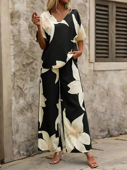 Estelle - Ensemble élégant à blouse décolletée en V et pantalon large à imprimé fleuri