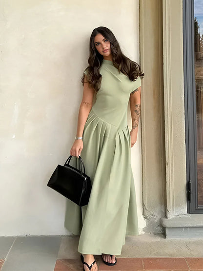 Gabriella - Robe élégante à col haut et manches courtes
