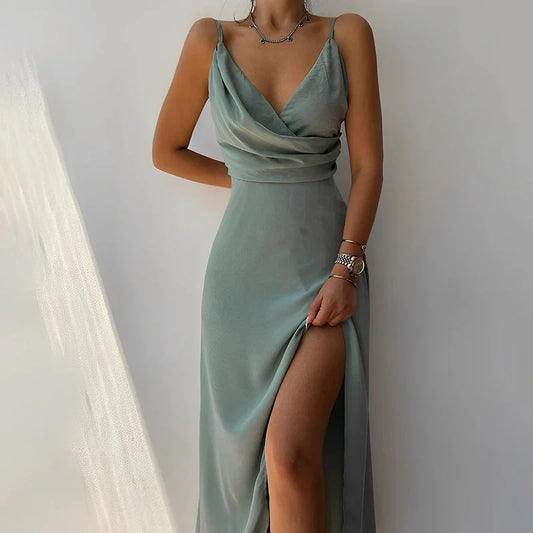 Irene - Robe élégante avec col en V profond et fente haute