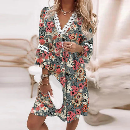 Quinn - Robe avec coutures en dentelle, col en V et manches mi-longues