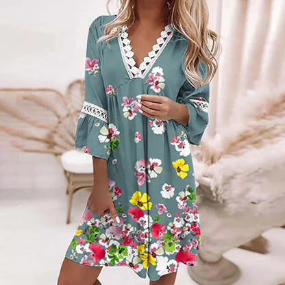 Quinn - Robe avec coutures en dentelle, col en V et manches mi-longues