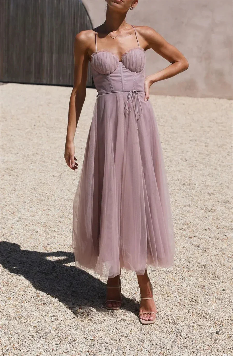 Dorothy - Robe midi en tulle sans dos et sans manches