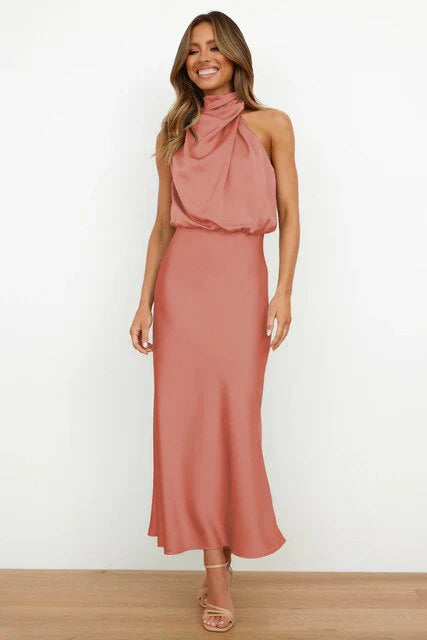 Margot - Robe longue élégante en satin sans manches avec col roulé