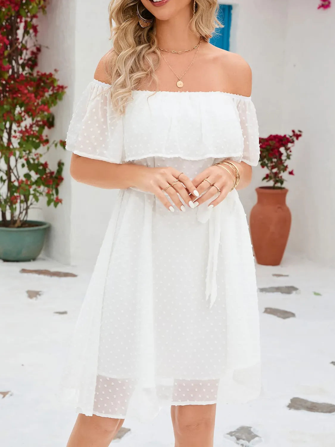 Vanessa - Robe courte élégante à épaules dénudées, manches courtes et ceinture nouée