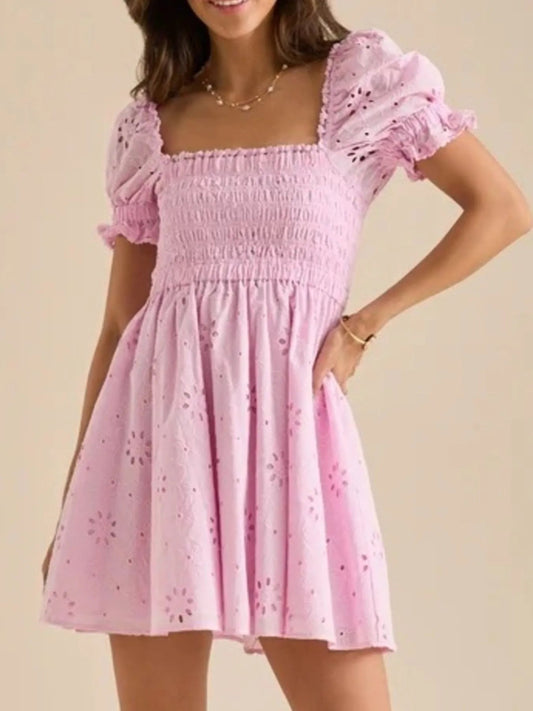 Emily - Robe mini à manches bouffantes et dos nu