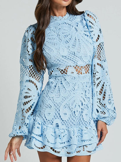 Zyra - Élégante mini-robe à manches longues en dentelle