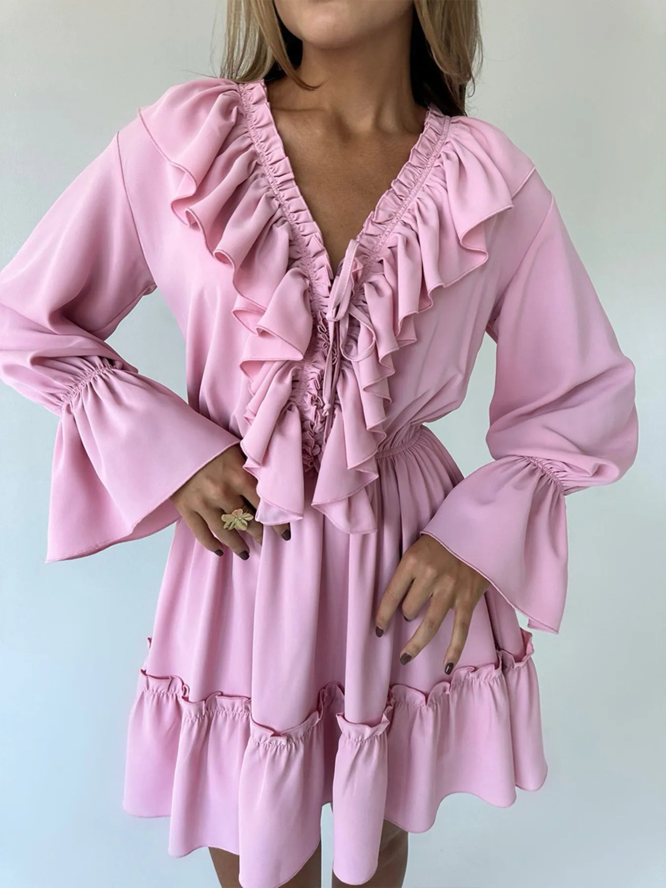 Zofia - Élégante mini-robe à manches longues avec volants