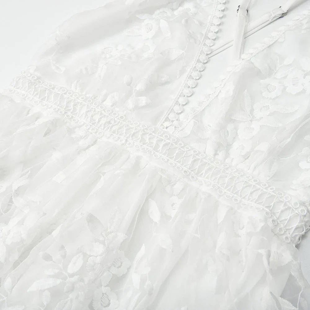 Bellona – Mini-robe élégante en dentelle