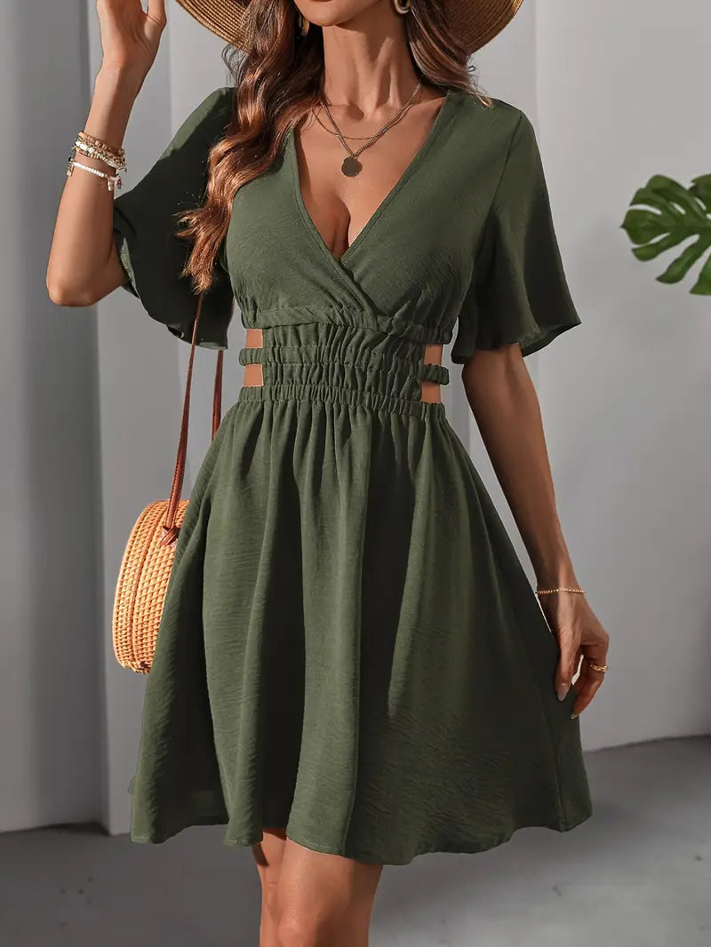 Loretta - Robe à manches papillon et découpe à la taille