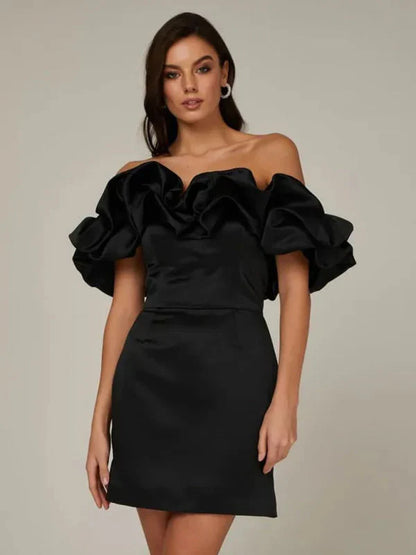 Madison - Robe en satin à épaules dénudées et volants