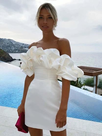 Madison - Robe en satin à épaules dénudées et volants