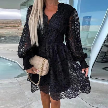 Aurora - Élégante robe midi en dentelle de forme A