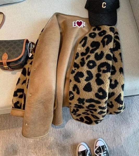 Nora - Veste duveteuse à imprimé léopard pour femmes